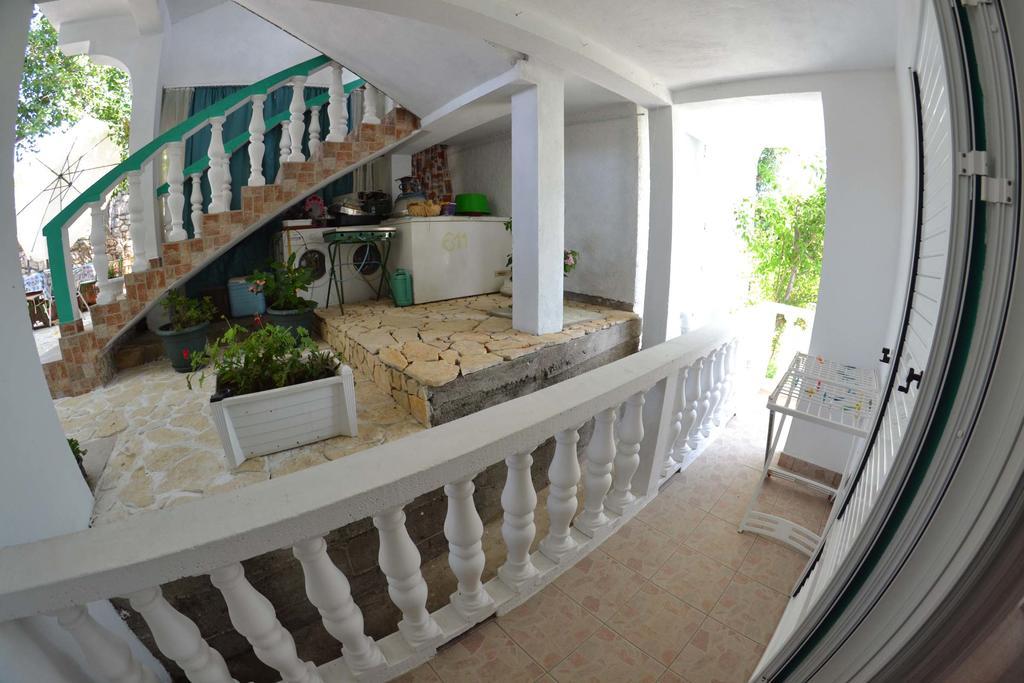Apartmani Jenny i Tania Lopar Zewnętrze zdjęcie