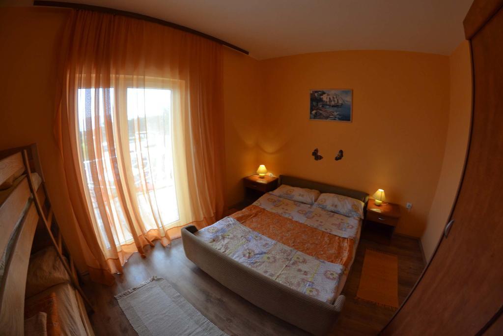 Apartmani Jenny i Tania Lopar Zewnętrze zdjęcie